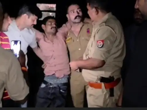 पुलिस और एक शातिर गैंगस्टर के बीच मुठभेड़