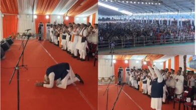 PM-Modi-bows-down-infront-of-west-bengal-people