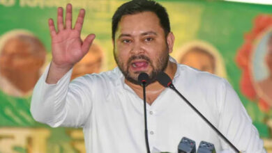 लोगों को धर्म और प्रतीकों के नाम पर बांटने की कोशिश