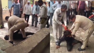 होमगार्डों ने मानसिक रूप से विचलित युवक को बेरहमी से पीटा
