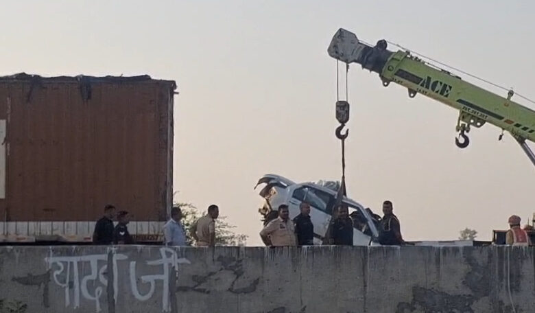 बेहद दर्दनाक सड़क दुर्घटना