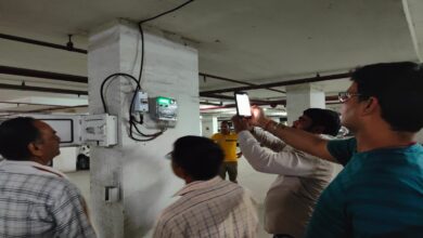 बिजली चोरी और निवासियों से अवैध वसूली