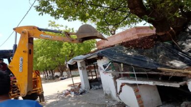 अवैध कब्जों के खिलाफ बुलडोजर