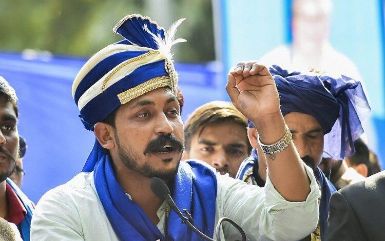 अखिलेश का किया बचाव