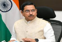 प्रह्लाद जोशी संभालेंगे शिक्षा मंत्रालय