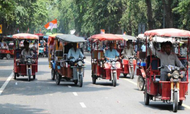 Noida E-Rickshaw News