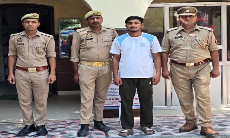 ब्लैकमेल का खेल