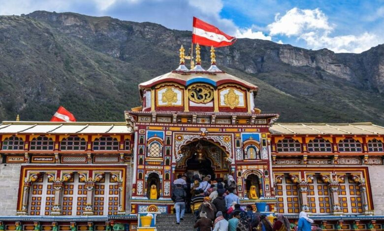 बदरीनाथ में चढ़ावे को लेकर विवाद गहराया
