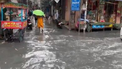 सड़कों पर पानी