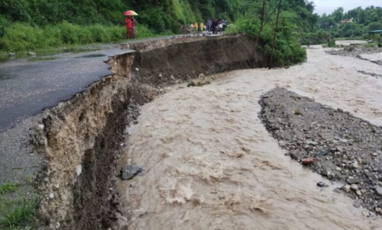 चारधाम यात्रा पर ब्रेक