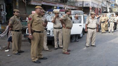 पुलिसकर्मी से मारपीट