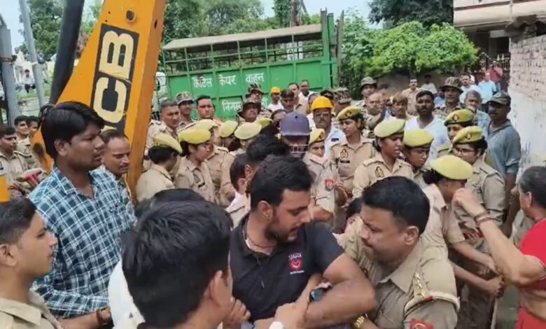 अवैध कब्जे पर कार्रवाई