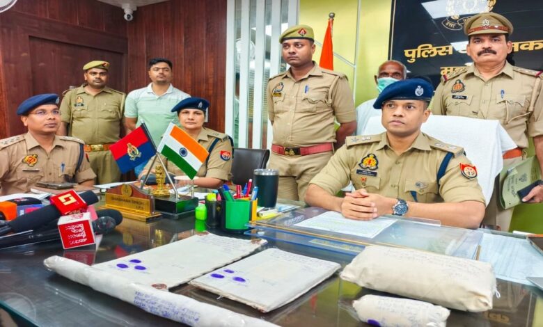 पुलिस टीम सम्मानित