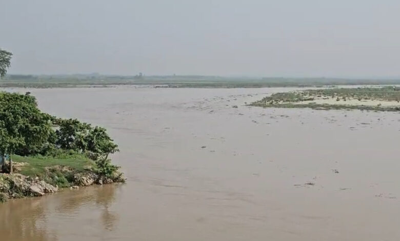 बाढ़ चौकियां सक्रिय