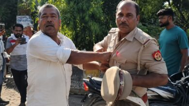 दरोगा को जड़े थप्पड़