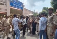 पुलिस ने संभाला मोर्चा