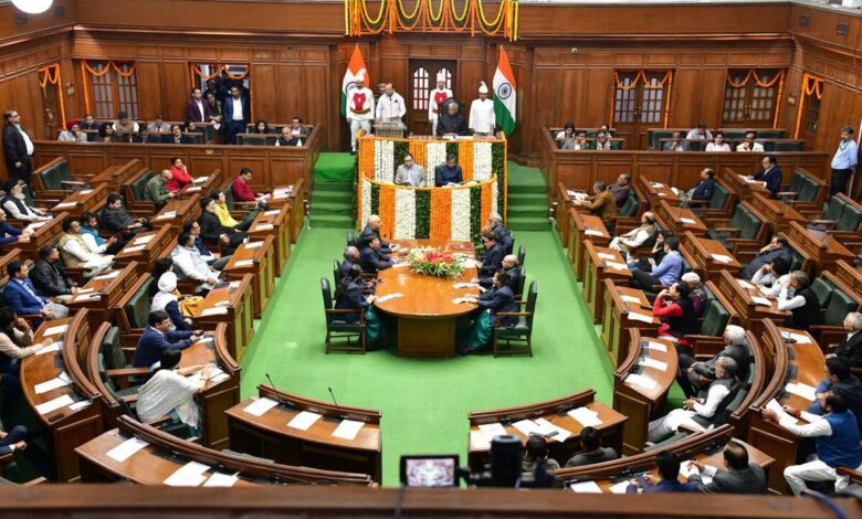 CAG रिपोर्ट और तीन विधेयकों पर नजर