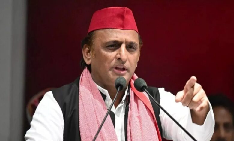नौकरियों और विभागों के ऑडिट पर सरकार को घेरा