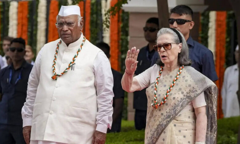 'तो गांधी-नेहरू पर भी केस करिए'