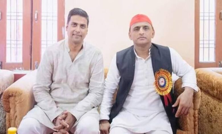 सदन से निलंबित