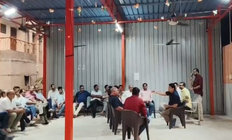 चुनाव प्रक्रिया पर उठे सवाल