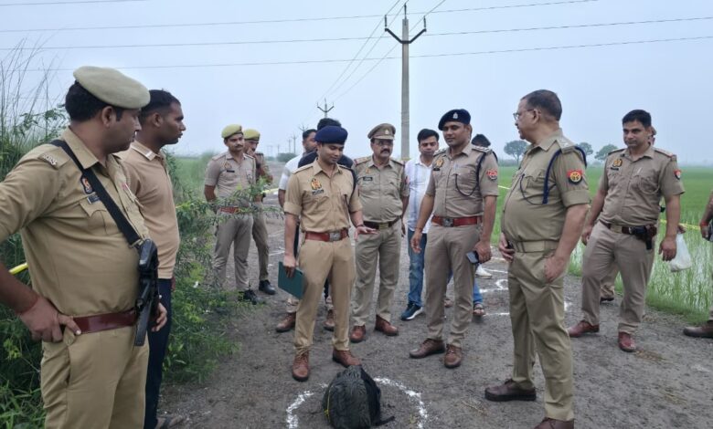 जवाबी कार्रवाई में दोनों पैरों में लगी गोली