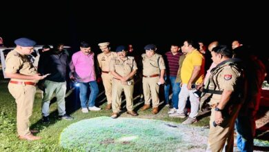 पुलिस का शिकंजा