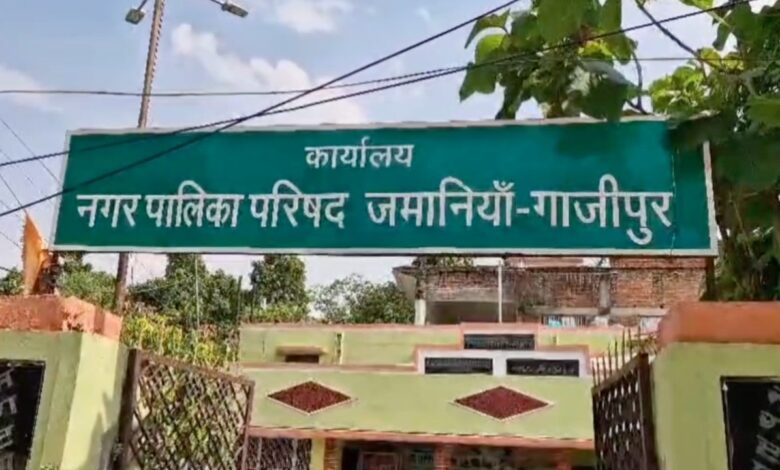 अनुदान पर उठे सवाल