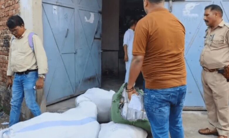 दो ठिकानों पर हुई कार्रवाई