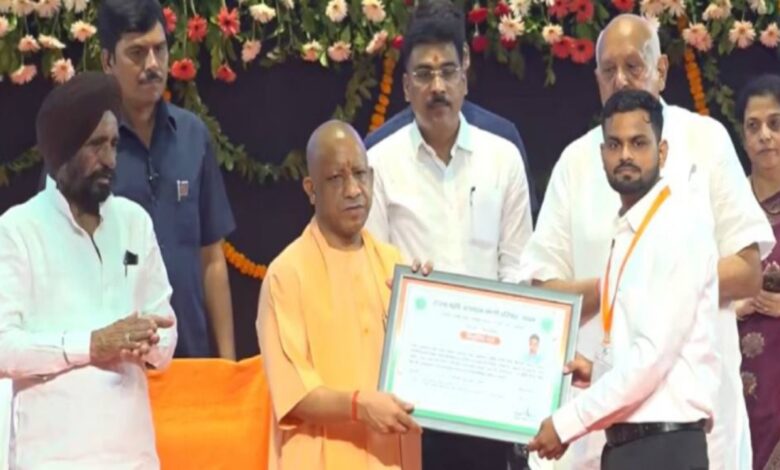 ‘छह महीने में एक लाख नियुक्तियां’