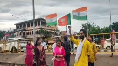 नुक्कड़ नाटक के दौरान हुआ विवाद
