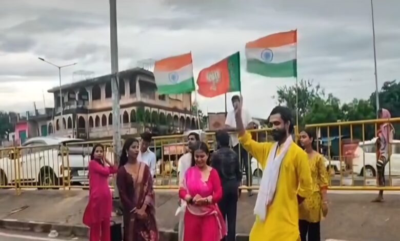 नुक्कड़ नाटक के दौरान हुआ विवाद