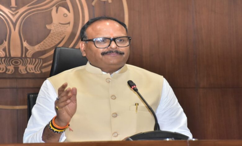 स्थानीय भाषा में संवाद पर जोर