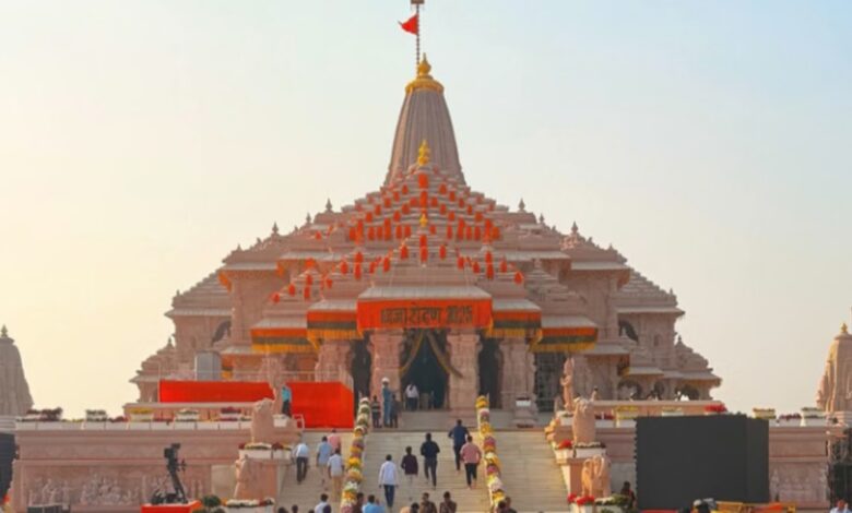 CCTV फुटेज में कई बार गतिविधियां दर्ज