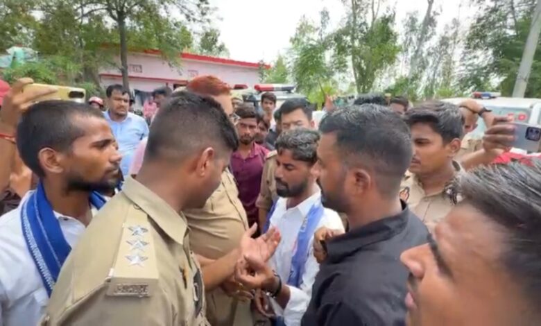 लेखपाल और राजस्व निरीक्षक निलंबित