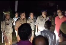 गहरे पानी में डूबे बच्चे