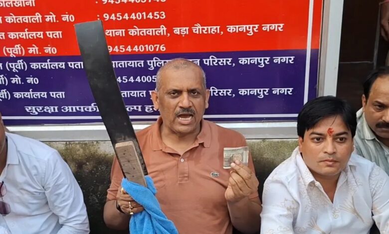 पुलिस पर पिटाई के आरोप