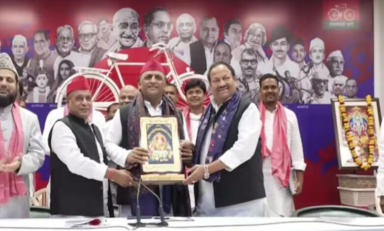 कई संगठनों के लोग सपा में शामिल