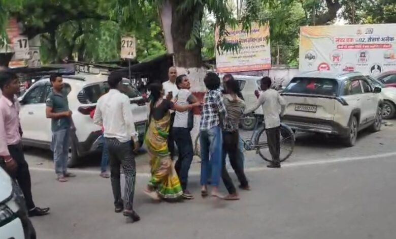 चुपके से रजिस्ट्री कराने पहुंचे आरोपी