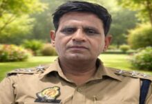 लखनऊ से आगरा जा रहे थे CO