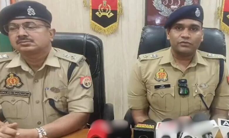 दारोगा-सिपाही समेत 4 गिरफ्तार