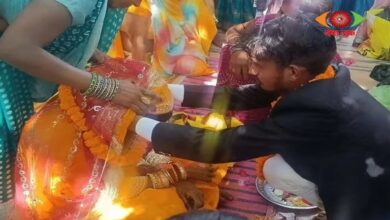 दूल्हा-दुल्हन की कमरे में मिली लाश