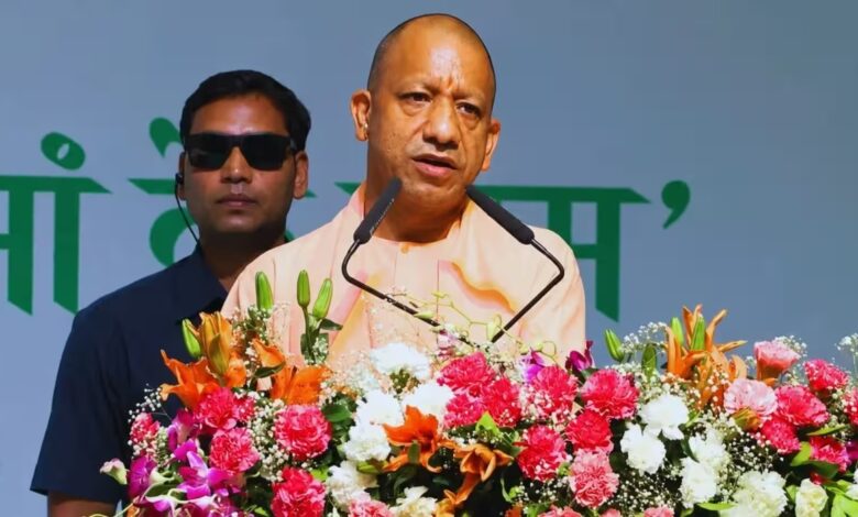 सीएम योगी ने बिना नाम लिए कसा तंज