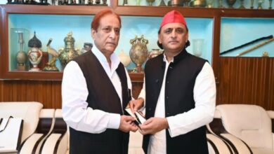 अखिलेश यादव और आजम खां की मुलाकात