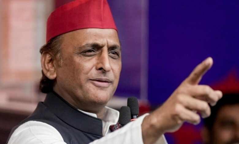 अखिलेश यादव ने चुनाव आयोग की निष्पक्षता पर सवाल उठाए