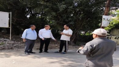 बंद सर्विस रोड शुरू कराने की मांग