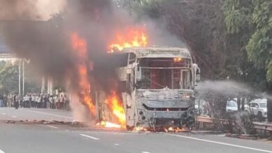 12 दिन में दूसरी चलती बस में आग