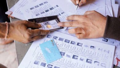  पहचान बदलने के आरोप
