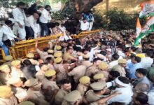 ज्ञानेश कुमार को हटाने की मांग पर लखनऊ में सपा ने प्रदर्शन किया